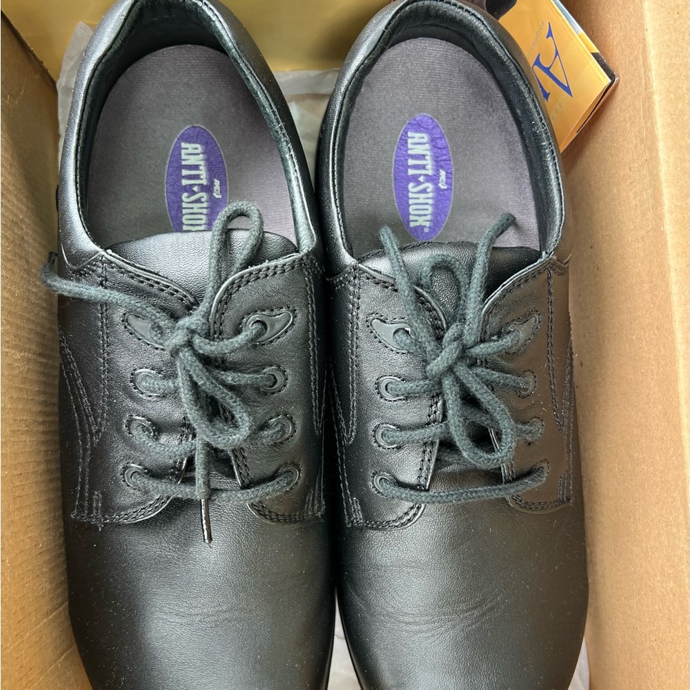 New Mens Orthotic shoes size 9 with special insoles